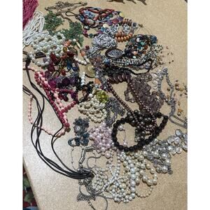 VTG Beaded Necklace Lot Costume Jewelry Mixed Glass Faux Pearl Statement 5lb
